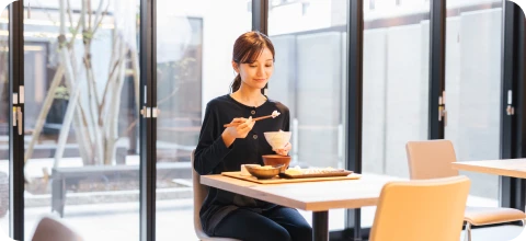 画像：ベビールームでのお預かり風景